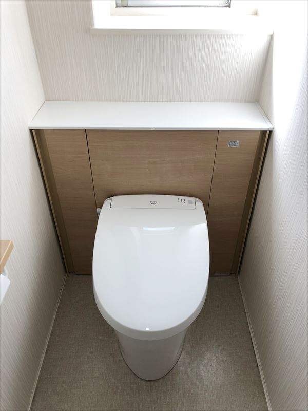 キレイが続くトイレにー LIXILリフォレにお取替え